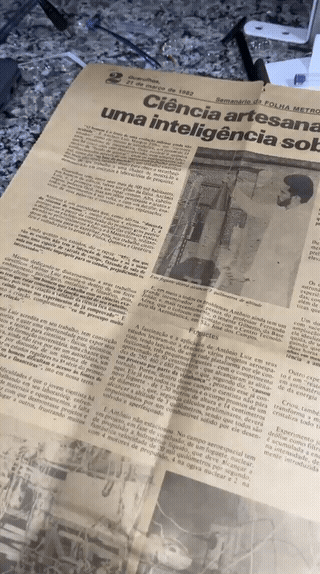 GIF mostrando a reportagem de 1982 da Folha Metropolitana sobre o trabalho de Antônio Morgon